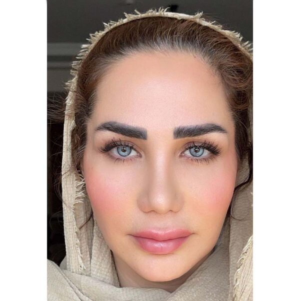 لنز آبی یخی دور مشکی اپرا بلو فرش لیدی