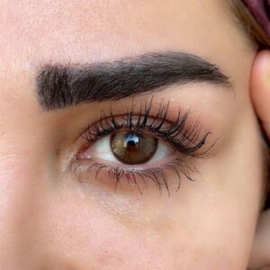 لنز قهوه ای اکلیلی سایه روشن دوردار جورجیا هیزل