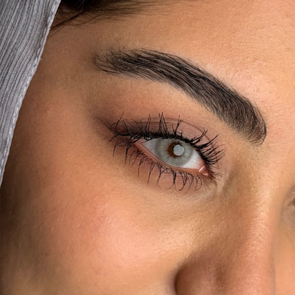 لنز رنگی طوسی تناژ سبز کارولینا سیگ گری آماندا